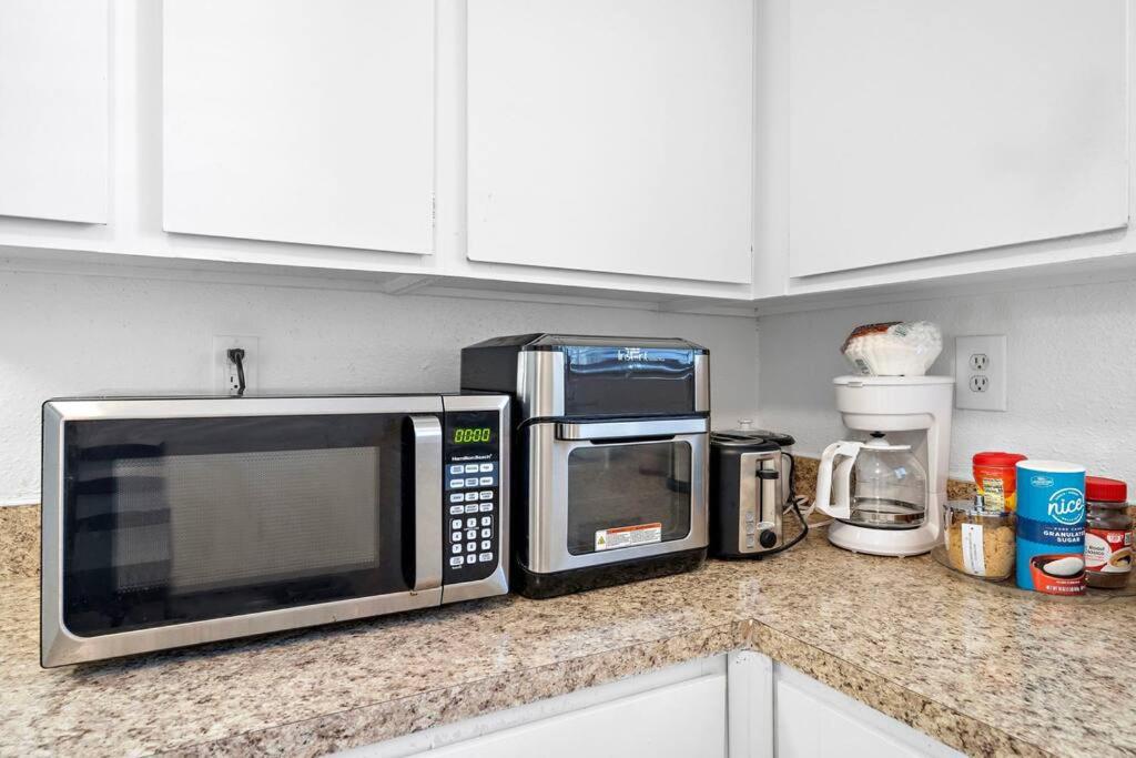 Cozy, Dedicated Workspace, Fast Wi-Fi Apartment Houston Exterior photo